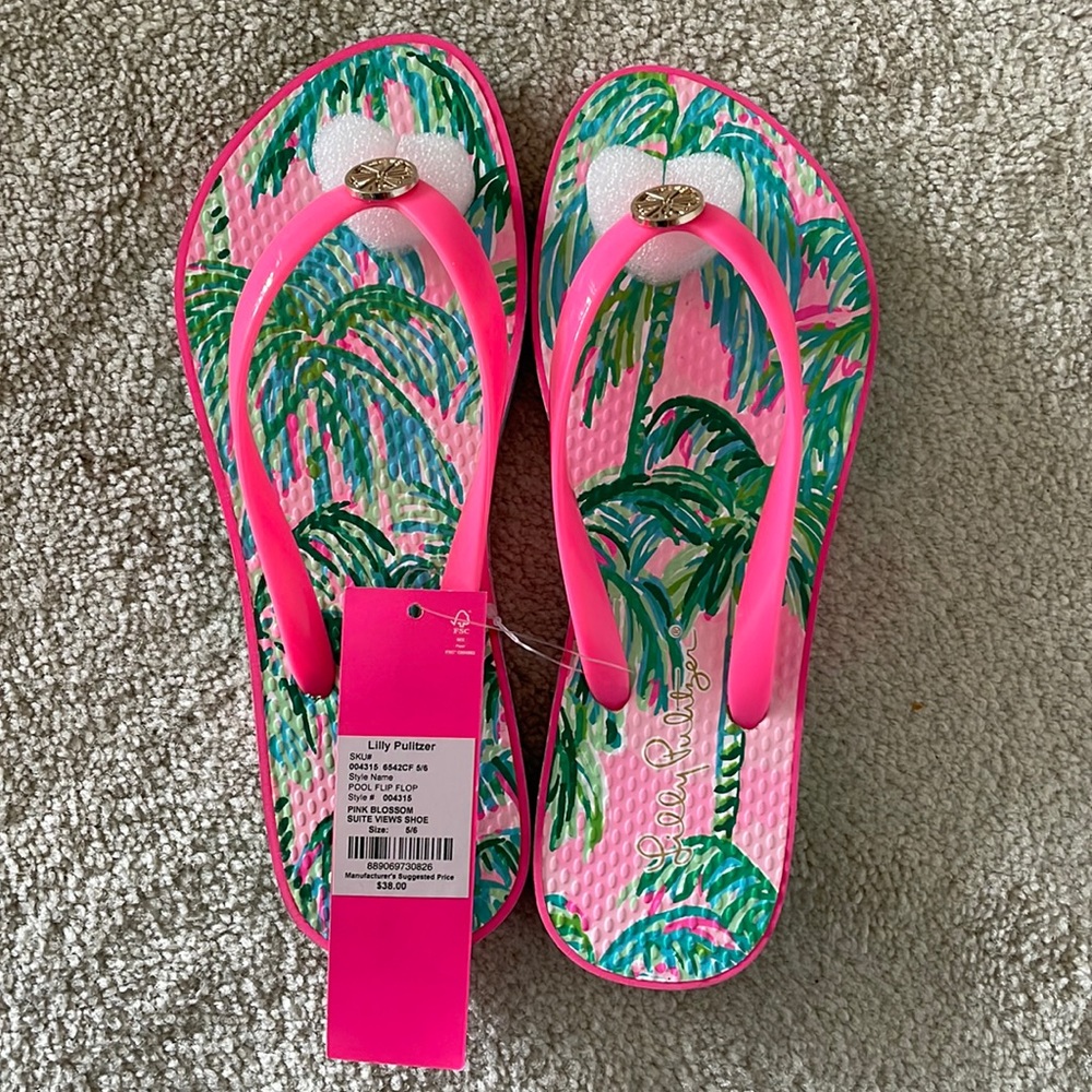 Lilly Pulitzer flip flops “pink blossom suit views shoe” size 5/6